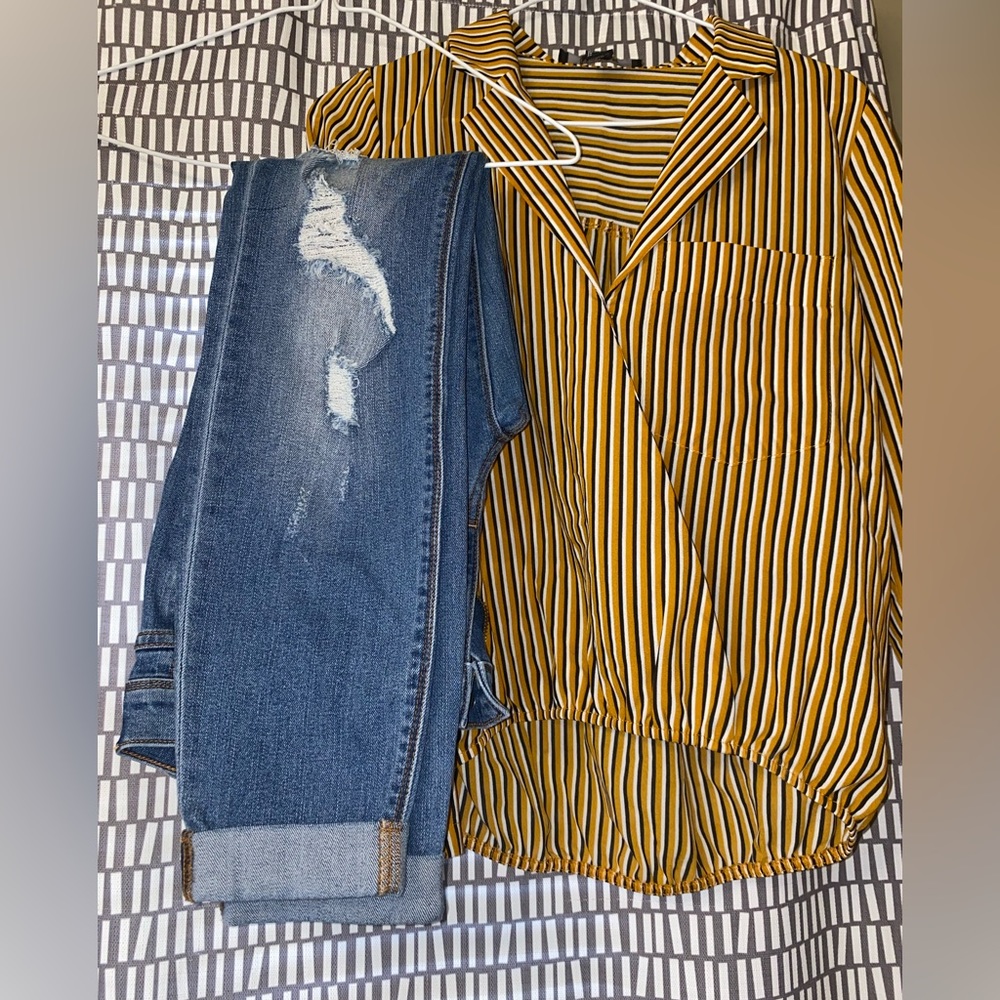 Spj size 7 jeans, very stylish, and comfortable. Ready to be shipped and worn.